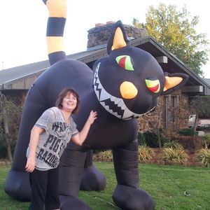 Meet your Posher, Sharon